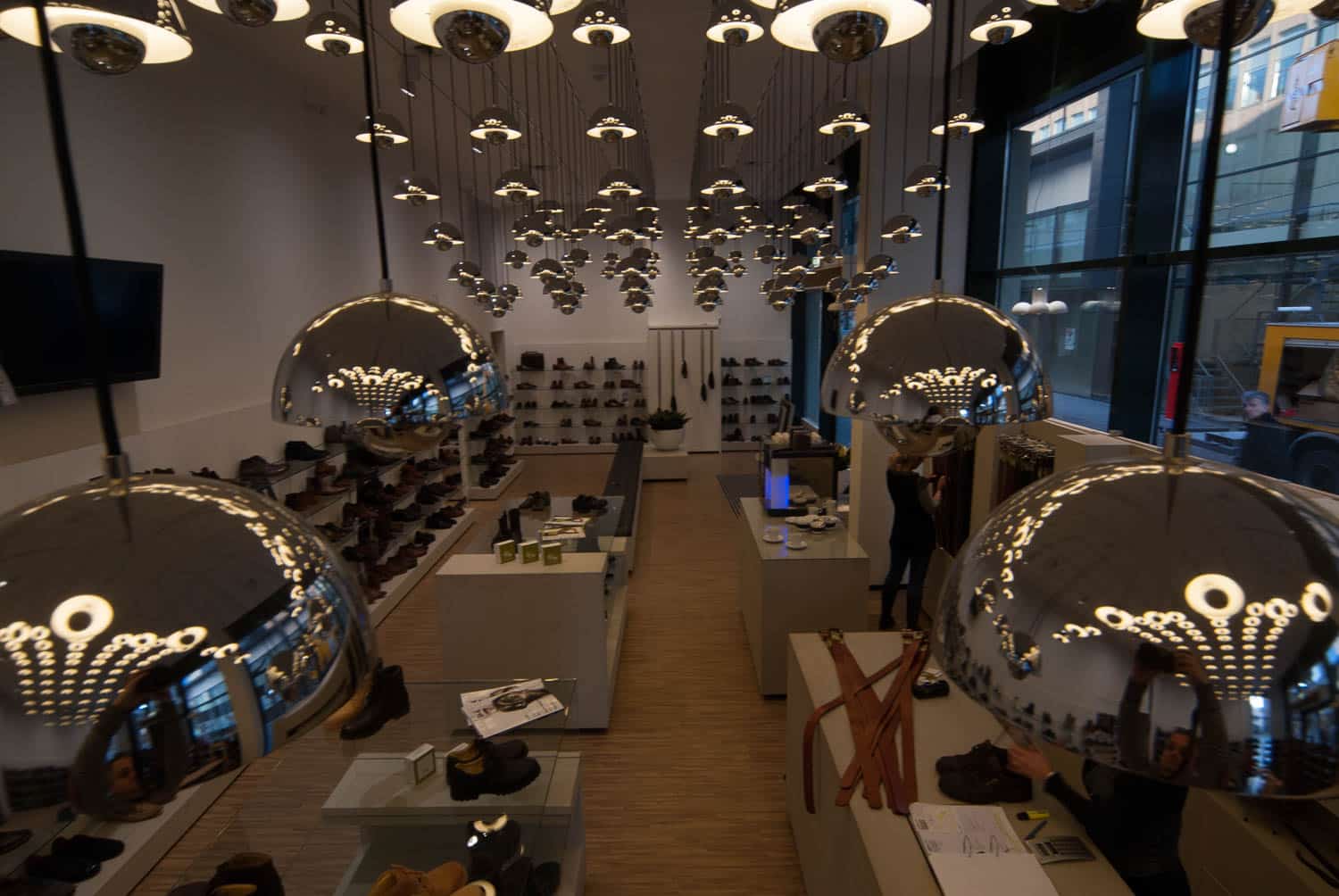 HOOGSPOOR schoenenwinkel Floris van Bommel licht project