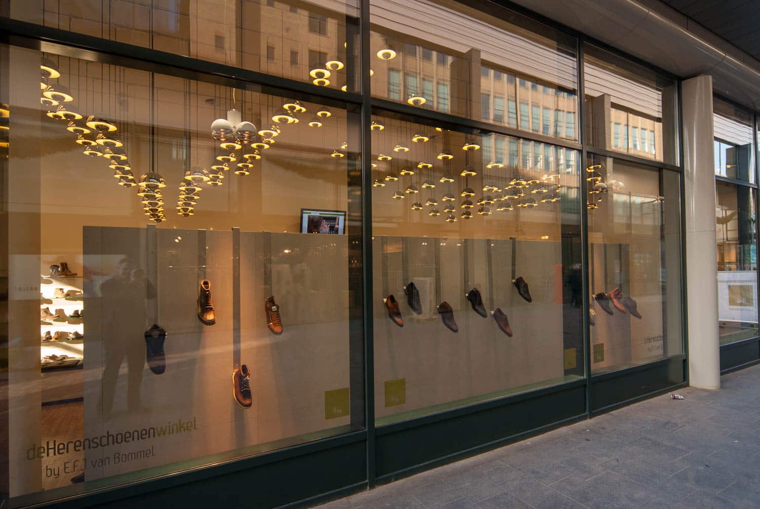 HOOGSPOOR schoenenwinkel Floris van Bommel licht project