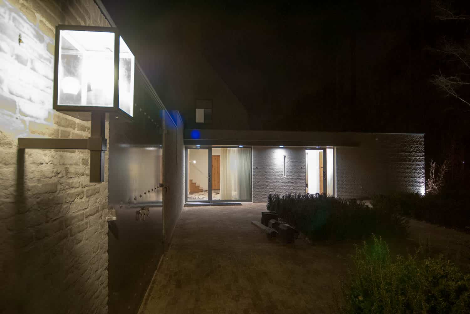 Hoogspoor licht project woonhuis Riel