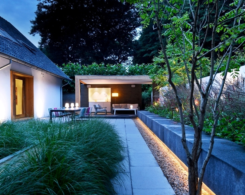 Moderne villa tuin verlichting hoofdafbeelding