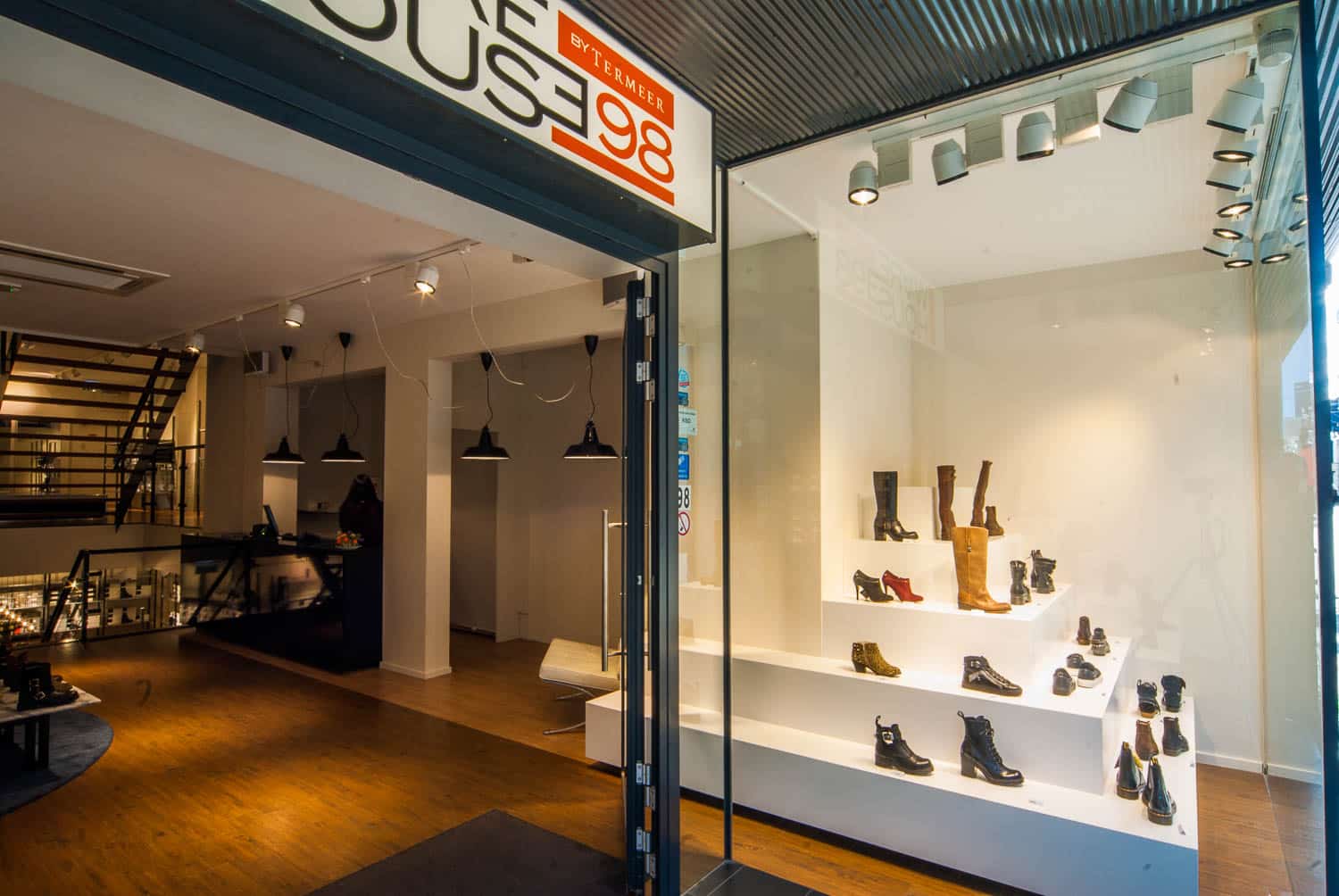 licht project HOOGSPOOR schoenen winkel